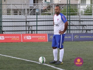 
<a style='margin-left: 5px;' class='btn btn-xs btn-social btn-facebook' href='https://www.facebook.com/sharer/sharer.php?u=https://www.boladovale.com.br/imgs/800-800-90/conteudo/fotos/1458/img4632.jpg' rel='popup' data-width='500' data-height='400'><i class='fa fa-facebook'></i>Compartilhar <span class='hidden-xs'>no Facebook</span>
</a> 
<a class='btn btn-default btn-xs' target='_blank' href='imgs/800-800-90/conteudo/fotos/1458/img4632.jpg'>
<span class='glyphicon glyphicon-cloud-download'></span> Salvar
</a> 
<span></span>