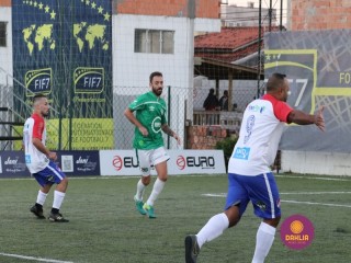 
<a style='margin-left: 5px;' class='btn btn-xs btn-social btn-facebook' href='https://www.facebook.com/sharer/sharer.php?u=https://www.boladovale.com.br/imgs/800-800-90/conteudo/fotos/1458/img4637.jpg' rel='popup' data-width='500' data-height='400'><i class='fa fa-facebook'></i>Compartilhar <span class='hidden-xs'>no Facebook</span>
</a> 
<a class='btn btn-default btn-xs' target='_blank' href='imgs/800-800-90/conteudo/fotos/1458/img4637.jpg'>
<span class='glyphicon glyphicon-cloud-download'></span> Salvar
</a> 
<span></span>