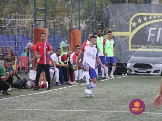 
<a style='margin-left: 5px;' class='btn btn-xs btn-social btn-facebook' href='https://www.facebook.com/sharer/sharer.php?u=https://www.boladovale.com.br/imgs/800-800-90/conteudo/fotos/1458/img4650.jpg' rel='popup' data-width='500' data-height='400'><i class='fa fa-facebook'></i>Compartilhar <span class='hidden-xs'>no Facebook</span>
</a> 
<a class='btn btn-default btn-xs' target='_blank' href='imgs/800-800-90/conteudo/fotos/1458/img4650.jpg'>
<span class='glyphicon glyphicon-cloud-download'></span> Salvar
</a> 
<span></span>