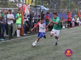 
<a style='margin-left: 5px;' class='btn btn-xs btn-social btn-facebook' href='https://www.facebook.com/sharer/sharer.php?u=https://www.boladovale.com.br/imgs/800-800-90/conteudo/fotos/1458/img4655.jpg' rel='popup' data-width='500' data-height='400'><i class='fa fa-facebook'></i>Compartilhar <span class='hidden-xs'>no Facebook</span>
</a> 
<a class='btn btn-default btn-xs' target='_blank' href='imgs/800-800-90/conteudo/fotos/1458/img4655.jpg'>
<span class='glyphicon glyphicon-cloud-download'></span> Salvar
</a> 
<span></span>