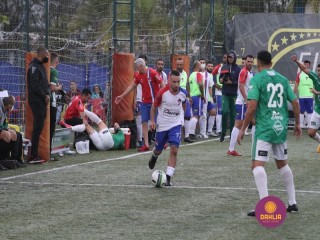 
<a style='margin-left: 5px;' class='btn btn-xs btn-social btn-facebook' href='https://www.facebook.com/sharer/sharer.php?u=https://www.boladovale.com.br/imgs/800-800-90/conteudo/fotos/1458/img4662.jpg' rel='popup' data-width='500' data-height='400'><i class='fa fa-facebook'></i>Compartilhar <span class='hidden-xs'>no Facebook</span>
</a> 
<a class='btn btn-default btn-xs' target='_blank' href='imgs/800-800-90/conteudo/fotos/1458/img4662.jpg'>
<span class='glyphicon glyphicon-cloud-download'></span> Salvar
</a> 
<span></span>