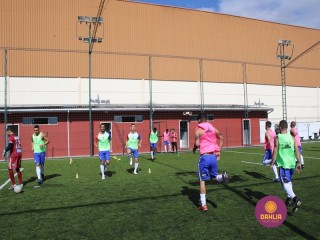 
<a style='margin-left: 5px;' class='btn btn-xs btn-social btn-facebook' href='https://www.facebook.com/sharer/sharer.php?u=https://www.boladovale.com.br/imgs/800-800-90/conteudo/fotos/1459/img4821.jpg' rel='popup' data-width='500' data-height='400'><i class='fa fa-facebook'></i>Compartilhar <span class='hidden-xs'>no Facebook</span>
</a> 
<a class='btn btn-default btn-xs' target='_blank' href='imgs/800-800-90/conteudo/fotos/1459/img4821.jpg'>
<span class='glyphicon glyphicon-cloud-download'></span> Salvar
</a> 
<span></span>
