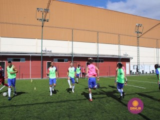 
<a style='margin-left: 5px;' class='btn btn-xs btn-social btn-facebook' href='https://www.facebook.com/sharer/sharer.php?u=https://www.boladovale.com.br/imgs/800-800-90/conteudo/fotos/1459/img4822.jpg' rel='popup' data-width='500' data-height='400'><i class='fa fa-facebook'></i>Compartilhar <span class='hidden-xs'>no Facebook</span>
</a> 
<a class='btn btn-default btn-xs' target='_blank' href='imgs/800-800-90/conteudo/fotos/1459/img4822.jpg'>
<span class='glyphicon glyphicon-cloud-download'></span> Salvar
</a> 
<span></span>