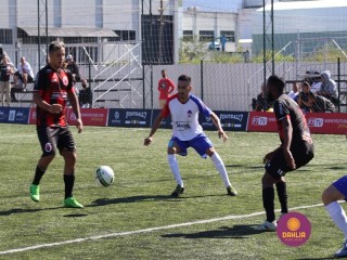 
<a style='margin-left: 5px;' class='btn btn-xs btn-social btn-facebook' href='https://www.facebook.com/sharer/sharer.php?u=https://www.boladovale.com.br/imgs/800-800-90/conteudo/fotos/1459/img4850.jpg' rel='popup' data-width='500' data-height='400'><i class='fa fa-facebook'></i>Compartilhar <span class='hidden-xs'>no Facebook</span>
</a> 
<a class='btn btn-default btn-xs' target='_blank' href='imgs/800-800-90/conteudo/fotos/1459/img4850.jpg'>
<span class='glyphicon glyphicon-cloud-download'></span> Salvar
</a> 
<span></span>