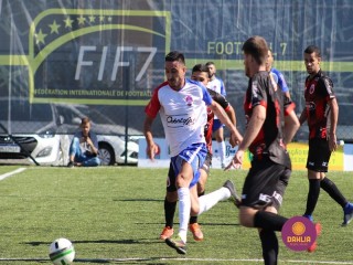 
<a style='margin-left: 5px;' class='btn btn-xs btn-social btn-facebook' href='https://www.facebook.com/sharer/sharer.php?u=https://www.boladovale.com.br/imgs/800-800-90/conteudo/fotos/1459/img4917.jpg' rel='popup' data-width='500' data-height='400'><i class='fa fa-facebook'></i>Compartilhar <span class='hidden-xs'>no Facebook</span>
</a> 
<a class='btn btn-default btn-xs' target='_blank' href='imgs/800-800-90/conteudo/fotos/1459/img4917.jpg'>
<span class='glyphicon glyphicon-cloud-download'></span> Salvar
</a> 
<span></span>