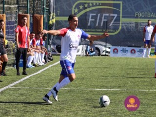
<a style='margin-left: 5px;' class='btn btn-xs btn-social btn-facebook' href='https://www.facebook.com/sharer/sharer.php?u=https://www.boladovale.com.br/imgs/800-800-90/conteudo/fotos/1459/img4936.jpg' rel='popup' data-width='500' data-height='400'><i class='fa fa-facebook'></i>Compartilhar <span class='hidden-xs'>no Facebook</span>
</a> 
<a class='btn btn-default btn-xs' target='_blank' href='imgs/800-800-90/conteudo/fotos/1459/img4936.jpg'>
<span class='glyphicon glyphicon-cloud-download'></span> Salvar
</a> 
<span></span>