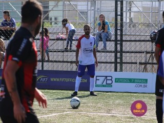 
<a style='margin-left: 5px;' class='btn btn-xs btn-social btn-facebook' href='https://www.facebook.com/sharer/sharer.php?u=https://www.boladovale.com.br/imgs/800-800-90/conteudo/fotos/1459/img4953.jpg' rel='popup' data-width='500' data-height='400'><i class='fa fa-facebook'></i>Compartilhar <span class='hidden-xs'>no Facebook</span>
</a> 
<a class='btn btn-default btn-xs' target='_blank' href='imgs/800-800-90/conteudo/fotos/1459/img4953.jpg'>
<span class='glyphicon glyphicon-cloud-download'></span> Salvar
</a> 
<span></span>