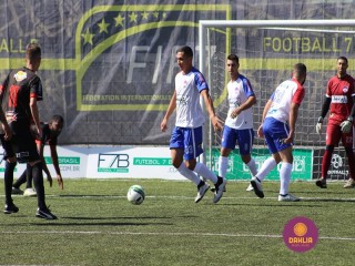 
<a style='margin-left: 5px;' class='btn btn-xs btn-social btn-facebook' href='https://www.facebook.com/sharer/sharer.php?u=https://www.boladovale.com.br/imgs/800-800-90/conteudo/fotos/1459/img5049.jpg' rel='popup' data-width='500' data-height='400'><i class='fa fa-facebook'></i>Compartilhar <span class='hidden-xs'>no Facebook</span>
</a> 
<a class='btn btn-default btn-xs' target='_blank' href='imgs/800-800-90/conteudo/fotos/1459/img5049.jpg'>
<span class='glyphicon glyphicon-cloud-download'></span> Salvar
</a> 
<span></span>