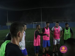 
<a style='margin-left: 5px;' class='btn btn-xs btn-social btn-facebook' href='https://www.facebook.com/sharer/sharer.php?u=https://www.boladovale.com.br/imgs/800-800-90/conteudo/fotos/1460/img5192.jpg' rel='popup' data-width='500' data-height='400'><i class='fa fa-facebook'></i>Compartilhar <span class='hidden-xs'>no Facebook</span>
</a> 
<a class='btn btn-default btn-xs' target='_blank' href='imgs/800-800-90/conteudo/fotos/1460/img5192.jpg'>
<span class='glyphicon glyphicon-cloud-download'></span> Salvar
</a> 
<span></span>