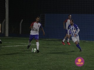 
<a style='margin-left: 5px;' class='btn btn-xs btn-social btn-facebook' href='https://www.facebook.com/sharer/sharer.php?u=https://www.boladovale.com.br/imgs/800-800-90/conteudo/fotos/1461/img5616.jpg' rel='popup' data-width='500' data-height='400'><i class='fa fa-facebook'></i>Compartilhar <span class='hidden-xs'>no Facebook</span>
</a> 
<a class='btn btn-default btn-xs' target='_blank' href='imgs/800-800-90/conteudo/fotos/1461/img5616.jpg'>
<span class='glyphicon glyphicon-cloud-download'></span> Salvar
</a> 
<span></span>