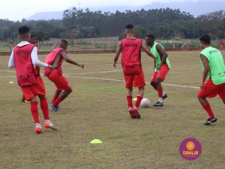
<a style='margin-left: 5px;' class='btn btn-xs btn-social btn-facebook' href='https://www.facebook.com/sharer/sharer.php?u=https://www.boladovale.com.br/imgs/800-800-90/conteudo/fotos/1462/img8420.jpg' rel='popup' data-width='500' data-height='400'><i class='fa fa-facebook'></i>Compartilhar <span class='hidden-xs'>no Facebook</span>
</a> 
<a class='btn btn-default btn-xs' target='_blank' href='imgs/800-800-90/conteudo/fotos/1462/img8420.jpg'>
<span class='glyphicon glyphicon-cloud-download'></span> Salvar
</a> 
<span></span>