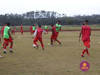 
<a style='margin-left: 5px;' class='btn btn-xs btn-social btn-facebook' href='https://www.facebook.com/sharer/sharer.php?u=https://www.boladovale.com.br/imgs/800-800-90/conteudo/fotos/1462/img8421.jpg' rel='popup' data-width='500' data-height='400'><i class='fa fa-facebook'></i>Compartilhar <span class='hidden-xs'>no Facebook</span>
</a> 
<a class='btn btn-default btn-xs' target='_blank' href='imgs/800-800-90/conteudo/fotos/1462/img8421.jpg'>
<span class='glyphicon glyphicon-cloud-download'></span> Salvar
</a> 
<span></span>