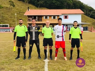 
<a style='margin-left: 5px;' class='btn btn-xs btn-social btn-facebook' href='https://www.facebook.com/sharer/sharer.php?u=https://www.boladovale.com.br/imgs/800-800-90/conteudo/fotos/1462/whatsapp-image-2021-08-09-at-190758.jpeg' rel='popup' data-width='500' data-height='400'><i class='fa fa-facebook'></i>Compartilhar <span class='hidden-xs'>no Facebook</span>
</a> 
<a class='btn btn-default btn-xs' target='_blank' href='imgs/800-800-90/conteudo/fotos/1462/whatsapp-image-2021-08-09-at-190758.jpeg'>
<span class='glyphicon glyphicon-cloud-download'></span> Salvar
</a> 
<span></span>