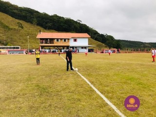 
<a style='margin-left: 5px;' class='btn btn-xs btn-social btn-facebook' href='https://www.facebook.com/sharer/sharer.php?u=https://www.boladovale.com.br/imgs/800-800-90/conteudo/fotos/1462/whatsapp-image-2021-08-09-at-190800.jpeg' rel='popup' data-width='500' data-height='400'><i class='fa fa-facebook'></i>Compartilhar <span class='hidden-xs'>no Facebook</span>
</a> 
<a class='btn btn-default btn-xs' target='_blank' href='imgs/800-800-90/conteudo/fotos/1462/whatsapp-image-2021-08-09-at-190800.jpeg'>
<span class='glyphicon glyphicon-cloud-download'></span> Salvar
</a> 
<span></span>