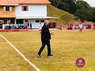 
<a style='margin-left: 5px;' class='btn btn-xs btn-social btn-facebook' href='https://www.facebook.com/sharer/sharer.php?u=https://www.boladovale.com.br/imgs/800-800-90/conteudo/fotos/1462/whatsapp-image-2021-08-09-at-190801-1.jpeg' rel='popup' data-width='500' data-height='400'><i class='fa fa-facebook'></i>Compartilhar <span class='hidden-xs'>no Facebook</span>
</a> 
<a class='btn btn-default btn-xs' target='_blank' href='imgs/800-800-90/conteudo/fotos/1462/whatsapp-image-2021-08-09-at-190801-1.jpeg'>
<span class='glyphicon glyphicon-cloud-download'></span> Salvar
</a> 
<span></span>