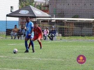 
<a style='margin-left: 5px;' class='btn btn-xs btn-social btn-facebook' href='https://www.facebook.com/sharer/sharer.php?u=https://www.boladovale.com.br/imgs/800-800-90/conteudo/fotos/1463/img9741.jpg' rel='popup' data-width='500' data-height='400'><i class='fa fa-facebook'></i>Compartilhar <span class='hidden-xs'>no Facebook</span>
</a> 
<a class='btn btn-default btn-xs' target='_blank' href='imgs/800-800-90/conteudo/fotos/1463/img9741.jpg'>
<span class='glyphicon glyphicon-cloud-download'></span> Salvar
</a> 
<span></span>