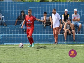 
<a style='margin-left: 5px;' class='btn btn-xs btn-social btn-facebook' href='https://www.facebook.com/sharer/sharer.php?u=https://www.boladovale.com.br/imgs/800-800-90/conteudo/fotos/1463/img9803.jpg' rel='popup' data-width='500' data-height='400'><i class='fa fa-facebook'></i>Compartilhar <span class='hidden-xs'>no Facebook</span>
</a> 
<a class='btn btn-default btn-xs' target='_blank' href='imgs/800-800-90/conteudo/fotos/1463/img9803.jpg'>
<span class='glyphicon glyphicon-cloud-download'></span> Salvar
</a> 
<span></span>