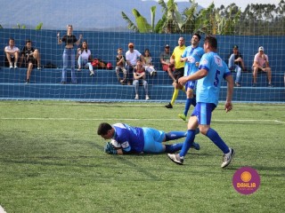 
<a style='margin-left: 5px;' class='btn btn-xs btn-social btn-facebook' href='https://www.facebook.com/sharer/sharer.php?u=https://www.boladovale.com.br/imgs/800-800-90/conteudo/fotos/1463/img9815.jpg' rel='popup' data-width='500' data-height='400'><i class='fa fa-facebook'></i>Compartilhar <span class='hidden-xs'>no Facebook</span>
</a> 
<a class='btn btn-default btn-xs' target='_blank' href='imgs/800-800-90/conteudo/fotos/1463/img9815.jpg'>
<span class='glyphicon glyphicon-cloud-download'></span> Salvar
</a> 
<span></span>