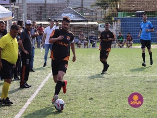 
<a style='margin-left: 5px;' class='btn btn-xs btn-social btn-facebook' href='https://www.facebook.com/sharer/sharer.php?u=https://www.boladovale.com.br/imgs/800-800-90/conteudo/fotos/1464/1-21.jpg' rel='popup' data-width='500' data-height='400'><i class='fa fa-facebook'></i>Compartilhar <span class='hidden-xs'>no Facebook</span>
</a> 
<a class='btn btn-default btn-xs' target='_blank' href='imgs/800-800-90/conteudo/fotos/1464/1-21.jpg'>
<span class='glyphicon glyphicon-cloud-download'></span> Salvar
</a> 
<span></span>