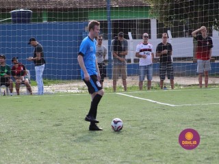 
<a style='margin-left: 5px;' class='btn btn-xs btn-social btn-facebook' href='https://www.facebook.com/sharer/sharer.php?u=https://www.boladovale.com.br/imgs/800-800-90/conteudo/fotos/1464/1-26.jpg' rel='popup' data-width='500' data-height='400'><i class='fa fa-facebook'></i>Compartilhar <span class='hidden-xs'>no Facebook</span>
</a> 
<a class='btn btn-default btn-xs' target='_blank' href='imgs/800-800-90/conteudo/fotos/1464/1-26.jpg'>
<span class='glyphicon glyphicon-cloud-download'></span> Salvar
</a> 
<span></span>