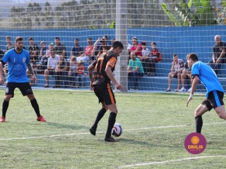 
<a style='margin-left: 5px;' class='btn btn-xs btn-social btn-facebook' href='https://www.facebook.com/sharer/sharer.php?u=https://www.boladovale.com.br/imgs/800-800-90/conteudo/fotos/1464/1-31.jpg' rel='popup' data-width='500' data-height='400'><i class='fa fa-facebook'></i>Compartilhar <span class='hidden-xs'>no Facebook</span>
</a> 
<a class='btn btn-default btn-xs' target='_blank' href='imgs/800-800-90/conteudo/fotos/1464/1-31.jpg'>
<span class='glyphicon glyphicon-cloud-download'></span> Salvar
</a> 
<span></span>