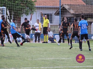 
<a style='margin-left: 5px;' class='btn btn-xs btn-social btn-facebook' href='https://www.facebook.com/sharer/sharer.php?u=https://www.boladovale.com.br/imgs/800-800-90/conteudo/fotos/1464/img0013.jpg' rel='popup' data-width='500' data-height='400'><i class='fa fa-facebook'></i>Compartilhar <span class='hidden-xs'>no Facebook</span>
</a> 
<a class='btn btn-default btn-xs' target='_blank' href='imgs/800-800-90/conteudo/fotos/1464/img0013.jpg'>
<span class='glyphicon glyphicon-cloud-download'></span> Salvar
</a> 
<span></span>