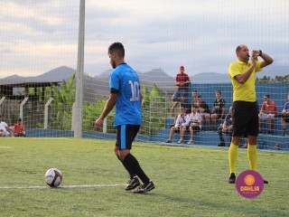 
<a style='margin-left: 5px;' class='btn btn-xs btn-social btn-facebook' href='https://www.facebook.com/sharer/sharer.php?u=https://www.boladovale.com.br/imgs/800-800-90/conteudo/fotos/1464/img0035.jpg' rel='popup' data-width='500' data-height='400'><i class='fa fa-facebook'></i>Compartilhar <span class='hidden-xs'>no Facebook</span>
</a> 
<a class='btn btn-default btn-xs' target='_blank' href='imgs/800-800-90/conteudo/fotos/1464/img0035.jpg'>
<span class='glyphicon glyphicon-cloud-download'></span> Salvar
</a> 
<span></span>