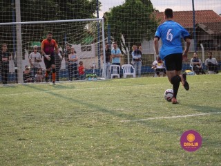 
<a style='margin-left: 5px;' class='btn btn-xs btn-social btn-facebook' href='https://www.facebook.com/sharer/sharer.php?u=https://www.boladovale.com.br/imgs/800-800-90/conteudo/fotos/1464/img0058.jpg' rel='popup' data-width='500' data-height='400'><i class='fa fa-facebook'></i>Compartilhar <span class='hidden-xs'>no Facebook</span>
</a> 
<a class='btn btn-default btn-xs' target='_blank' href='imgs/800-800-90/conteudo/fotos/1464/img0058.jpg'>
<span class='glyphicon glyphicon-cloud-download'></span> Salvar
</a> 
<span></span>
