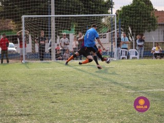 
<a style='margin-left: 5px;' class='btn btn-xs btn-social btn-facebook' href='https://www.facebook.com/sharer/sharer.php?u=https://www.boladovale.com.br/imgs/800-800-90/conteudo/fotos/1464/img0059.jpg' rel='popup' data-width='500' data-height='400'><i class='fa fa-facebook'></i>Compartilhar <span class='hidden-xs'>no Facebook</span>
</a> 
<a class='btn btn-default btn-xs' target='_blank' href='imgs/800-800-90/conteudo/fotos/1464/img0059.jpg'>
<span class='glyphicon glyphicon-cloud-download'></span> Salvar
</a> 
<span></span>
