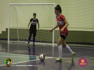 
<a style='margin-left: 5px;' class='btn btn-xs btn-social btn-facebook' href='https://www.facebook.com/sharer/sharer.php?u=https://www.boladovale.com.br/imgs/800-800-90/conteudo/fotos/1465/img1027.jpg' rel='popup' data-width='500' data-height='400'><i class='fa fa-facebook'></i>Compartilhar <span class='hidden-xs'>no Facebook</span>
</a> 
<a class='btn btn-default btn-xs' target='_blank' href='imgs/800-800-90/conteudo/fotos/1465/img1027.jpg'>
<span class='glyphicon glyphicon-cloud-download'></span> Salvar
</a> 
<span></span>