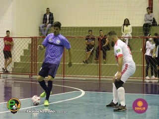 
<a style='margin-left: 5px;' class='btn btn-xs btn-social btn-facebook' href='https://www.facebook.com/sharer/sharer.php?u=https://www.boladovale.com.br/imgs/800-800-90/conteudo/fotos/1466/img1169.jpg' rel='popup' data-width='500' data-height='400'><i class='fa fa-facebook'></i>Compartilhar <span class='hidden-xs'>no Facebook</span>
</a> 
<a class='btn btn-default btn-xs' target='_blank' href='imgs/800-800-90/conteudo/fotos/1466/img1169.jpg'>
<span class='glyphicon glyphicon-cloud-download'></span> Salvar
</a> 
<span></span>