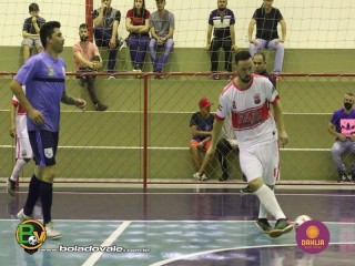 
<a style='margin-left: 5px;' class='btn btn-xs btn-social btn-facebook' href='https://www.facebook.com/sharer/sharer.php?u=https://www.boladovale.com.br/imgs/800-800-90/conteudo/fotos/1466/img1211.jpg' rel='popup' data-width='500' data-height='400'><i class='fa fa-facebook'></i>Compartilhar <span class='hidden-xs'>no Facebook</span>
</a> 
<a class='btn btn-default btn-xs' target='_blank' href='imgs/800-800-90/conteudo/fotos/1466/img1211.jpg'>
<span class='glyphicon glyphicon-cloud-download'></span> Salvar
</a> 
<span></span>