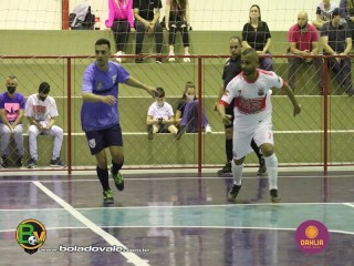 
<a style='margin-left: 5px;' class='btn btn-xs btn-social btn-facebook' href='https://www.facebook.com/sharer/sharer.php?u=https://www.boladovale.com.br/imgs/800-800-90/conteudo/fotos/1466/img1212.jpg' rel='popup' data-width='500' data-height='400'><i class='fa fa-facebook'></i>Compartilhar <span class='hidden-xs'>no Facebook</span>
</a> 
<a class='btn btn-default btn-xs' target='_blank' href='imgs/800-800-90/conteudo/fotos/1466/img1212.jpg'>
<span class='glyphicon glyphicon-cloud-download'></span> Salvar
</a> 
<span></span>