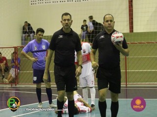 
<a style='margin-left: 5px;' class='btn btn-xs btn-social btn-facebook' href='https://www.facebook.com/sharer/sharer.php?u=https://www.boladovale.com.br/imgs/800-800-90/conteudo/fotos/1466/img1230.jpg' rel='popup' data-width='500' data-height='400'><i class='fa fa-facebook'></i>Compartilhar <span class='hidden-xs'>no Facebook</span>
</a> 
<a class='btn btn-default btn-xs' target='_blank' href='imgs/800-800-90/conteudo/fotos/1466/img1230.jpg'>
<span class='glyphicon glyphicon-cloud-download'></span> Salvar
</a> 
<span></span>