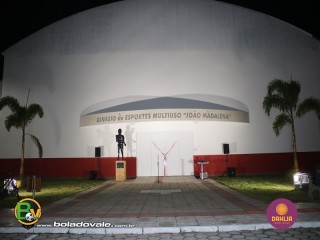 
<a style='margin-left: 5px;' class='btn btn-xs btn-social btn-facebook' href='https://www.facebook.com/sharer/sharer.php?u=https://www.boladovale.com.br/imgs/800-800-90/conteudo/fotos/1467/img0860.jpg' rel='popup' data-width='500' data-height='400'><i class='fa fa-facebook'></i>Compartilhar <span class='hidden-xs'>no Facebook</span>
</a> 
<a class='btn btn-default btn-xs' target='_blank' href='imgs/800-800-90/conteudo/fotos/1467/img0860.jpg'>
<span class='glyphicon glyphicon-cloud-download'></span> Salvar
</a> 
<span></span>