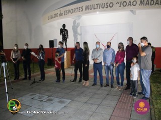 
<a style='margin-left: 5px;' class='btn btn-xs btn-social btn-facebook' href='https://www.facebook.com/sharer/sharer.php?u=https://www.boladovale.com.br/imgs/800-800-90/conteudo/fotos/1467/img0877.jpg' rel='popup' data-width='500' data-height='400'><i class='fa fa-facebook'></i>Compartilhar <span class='hidden-xs'>no Facebook</span>
</a> 
<a class='btn btn-default btn-xs' target='_blank' href='imgs/800-800-90/conteudo/fotos/1467/img0877.jpg'>
<span class='glyphicon glyphicon-cloud-download'></span> Salvar
</a> 
<span></span>