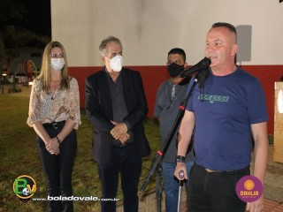 
<a style='margin-left: 5px;' class='btn btn-xs btn-social btn-facebook' href='https://www.facebook.com/sharer/sharer.php?u=https://www.boladovale.com.br/imgs/800-800-90/conteudo/fotos/1467/img0899.jpg' rel='popup' data-width='500' data-height='400'><i class='fa fa-facebook'></i>Compartilhar <span class='hidden-xs'>no Facebook</span>
</a> 
<a class='btn btn-default btn-xs' target='_blank' href='imgs/800-800-90/conteudo/fotos/1467/img0899.jpg'>
<span class='glyphicon glyphicon-cloud-download'></span> Salvar
</a> 
<span></span>