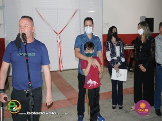 
<a style='margin-left: 5px;' class='btn btn-xs btn-social btn-facebook' href='https://www.facebook.com/sharer/sharer.php?u=https://www.boladovale.com.br/imgs/800-800-90/conteudo/fotos/1467/img0901.jpg' rel='popup' data-width='500' data-height='400'><i class='fa fa-facebook'></i>Compartilhar <span class='hidden-xs'>no Facebook</span>
</a> 
<a class='btn btn-default btn-xs' target='_blank' href='imgs/800-800-90/conteudo/fotos/1467/img0901.jpg'>
<span class='glyphicon glyphicon-cloud-download'></span> Salvar
</a> 
<span></span>