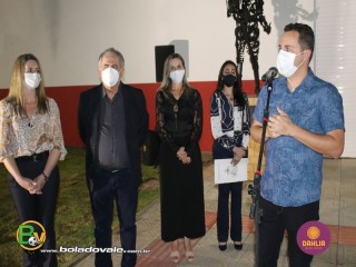 
<a style='margin-left: 5px;' class='btn btn-xs btn-social btn-facebook' href='https://www.facebook.com/sharer/sharer.php?u=https://www.boladovale.com.br/imgs/800-800-90/conteudo/fotos/1467/img0912.jpg' rel='popup' data-width='500' data-height='400'><i class='fa fa-facebook'></i>Compartilhar <span class='hidden-xs'>no Facebook</span>
</a> 
<a class='btn btn-default btn-xs' target='_blank' href='imgs/800-800-90/conteudo/fotos/1467/img0912.jpg'>
<span class='glyphicon glyphicon-cloud-download'></span> Salvar
</a> 
<span></span>