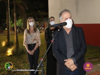
<a style='margin-left: 5px;' class='btn btn-xs btn-social btn-facebook' href='https://www.facebook.com/sharer/sharer.php?u=https://www.boladovale.com.br/imgs/800-800-90/conteudo/fotos/1467/img0916.jpg' rel='popup' data-width='500' data-height='400'><i class='fa fa-facebook'></i>Compartilhar <span class='hidden-xs'>no Facebook</span>
</a> 
<a class='btn btn-default btn-xs' target='_blank' href='imgs/800-800-90/conteudo/fotos/1467/img0916.jpg'>
<span class='glyphicon glyphicon-cloud-download'></span> Salvar
</a> 
<span></span>