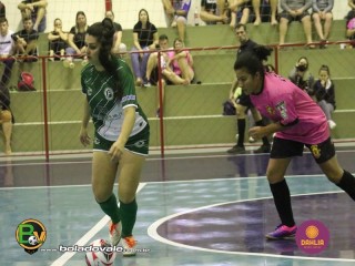 
<a style='margin-left: 5px;' class='btn btn-xs btn-social btn-facebook' href='https://www.facebook.com/sharer/sharer.php?u=https://www.boladovale.com.br/imgs/800-800-90/conteudo/fotos/1469/img1601.jpg' rel='popup' data-width='500' data-height='400'><i class='fa fa-facebook'></i>Compartilhar <span class='hidden-xs'>no Facebook</span>
</a> 
<a class='btn btn-default btn-xs' target='_blank' href='imgs/800-800-90/conteudo/fotos/1469/img1601.jpg'>
<span class='glyphicon glyphicon-cloud-download'></span> Salvar
</a> 
<span></span>