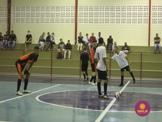 
<a style='margin-left: 5px;' class='btn btn-xs btn-social btn-facebook' href='https://www.facebook.com/sharer/sharer.php?u=https://www.boladovale.com.br/imgs/800-800-90/conteudo/fotos/1471/img8193.jpg' rel='popup' data-width='500' data-height='400'><i class='fa fa-facebook'></i>Compartilhar <span class='hidden-xs'>no Facebook</span>
</a> 
<a class='btn btn-default btn-xs' target='_blank' href='imgs/800-800-90/conteudo/fotos/1471/img8193.jpg'>
<span class='glyphicon glyphicon-cloud-download'></span> Salvar
</a> 
<span></span>