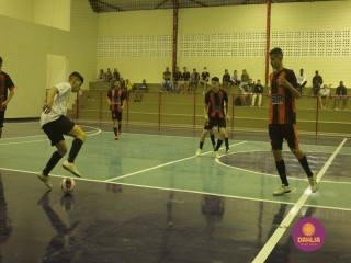 
<a style='margin-left: 5px;' class='btn btn-xs btn-social btn-facebook' href='https://www.facebook.com/sharer/sharer.php?u=https://www.boladovale.com.br/imgs/800-800-90/conteudo/fotos/1471/img8201.jpg' rel='popup' data-width='500' data-height='400'><i class='fa fa-facebook'></i>Compartilhar <span class='hidden-xs'>no Facebook</span>
</a> 
<a class='btn btn-default btn-xs' target='_blank' href='imgs/800-800-90/conteudo/fotos/1471/img8201.jpg'>
<span class='glyphicon glyphicon-cloud-download'></span> Salvar
</a> 
<span></span>