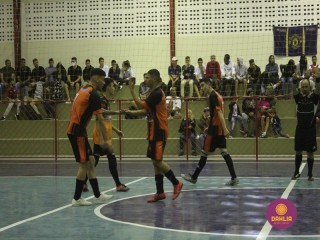 
<a style='margin-left: 5px;' class='btn btn-xs btn-social btn-facebook' href='https://www.facebook.com/sharer/sharer.php?u=https://www.boladovale.com.br/imgs/800-800-90/conteudo/fotos/1471/img8259.jpg' rel='popup' data-width='500' data-height='400'><i class='fa fa-facebook'></i>Compartilhar <span class='hidden-xs'>no Facebook</span>
</a> 
<a class='btn btn-default btn-xs' target='_blank' href='imgs/800-800-90/conteudo/fotos/1471/img8259.jpg'>
<span class='glyphicon glyphicon-cloud-download'></span> Salvar
</a> 
<span></span>