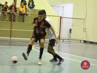 
<a style='margin-left: 5px;' class='btn btn-xs btn-social btn-facebook' href='https://www.facebook.com/sharer/sharer.php?u=https://www.boladovale.com.br/imgs/800-800-90/conteudo/fotos/1471/img8265.jpg' rel='popup' data-width='500' data-height='400'><i class='fa fa-facebook'></i>Compartilhar <span class='hidden-xs'>no Facebook</span>
</a> 
<a class='btn btn-default btn-xs' target='_blank' href='imgs/800-800-90/conteudo/fotos/1471/img8265.jpg'>
<span class='glyphicon glyphicon-cloud-download'></span> Salvar
</a> 
<span></span>