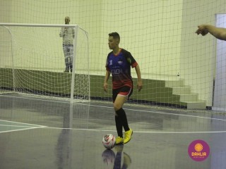 
<a style='margin-left: 5px;' class='btn btn-xs btn-social btn-facebook' href='https://www.facebook.com/sharer/sharer.php?u=https://www.boladovale.com.br/imgs/800-800-90/conteudo/fotos/1472/img8316.jpg' rel='popup' data-width='500' data-height='400'><i class='fa fa-facebook'></i>Compartilhar <span class='hidden-xs'>no Facebook</span>
</a> 
<a class='btn btn-default btn-xs' target='_blank' href='imgs/800-800-90/conteudo/fotos/1472/img8316.jpg'>
<span class='glyphicon glyphicon-cloud-download'></span> Salvar
</a> 
<span></span>