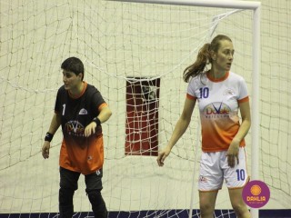 
<a style='margin-left: 5px;' class='btn btn-xs btn-social btn-facebook' href='https://www.facebook.com/sharer/sharer.php?u=https://www.boladovale.com.br/imgs/800-800-90/conteudo/fotos/1472/img8329.jpg' rel='popup' data-width='500' data-height='400'><i class='fa fa-facebook'></i>Compartilhar <span class='hidden-xs'>no Facebook</span>
</a> 
<a class='btn btn-default btn-xs' target='_blank' href='imgs/800-800-90/conteudo/fotos/1472/img8329.jpg'>
<span class='glyphicon glyphicon-cloud-download'></span> Salvar
</a> 
<span></span>