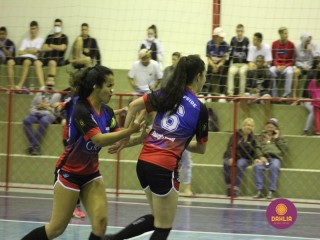 
<a style='margin-left: 5px;' class='btn btn-xs btn-social btn-facebook' href='https://www.facebook.com/sharer/sharer.php?u=https://www.boladovale.com.br/imgs/800-800-90/conteudo/fotos/1472/img8333.jpg' rel='popup' data-width='500' data-height='400'><i class='fa fa-facebook'></i>Compartilhar <span class='hidden-xs'>no Facebook</span>
</a> 
<a class='btn btn-default btn-xs' target='_blank' href='imgs/800-800-90/conteudo/fotos/1472/img8333.jpg'>
<span class='glyphicon glyphicon-cloud-download'></span> Salvar
</a> 
<span></span>