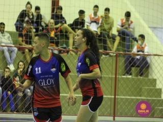 
<a style='margin-left: 5px;' class='btn btn-xs btn-social btn-facebook' href='https://www.facebook.com/sharer/sharer.php?u=https://www.boladovale.com.br/imgs/800-800-90/conteudo/fotos/1472/img8336.jpg' rel='popup' data-width='500' data-height='400'><i class='fa fa-facebook'></i>Compartilhar <span class='hidden-xs'>no Facebook</span>
</a> 
<a class='btn btn-default btn-xs' target='_blank' href='imgs/800-800-90/conteudo/fotos/1472/img8336.jpg'>
<span class='glyphicon glyphicon-cloud-download'></span> Salvar
</a> 
<span></span>