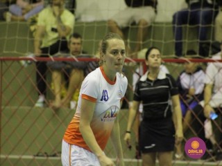 
<a style='margin-left: 5px;' class='btn btn-xs btn-social btn-facebook' href='https://www.facebook.com/sharer/sharer.php?u=https://www.boladovale.com.br/imgs/800-800-90/conteudo/fotos/1472/img8351.jpg' rel='popup' data-width='500' data-height='400'><i class='fa fa-facebook'></i>Compartilhar <span class='hidden-xs'>no Facebook</span>
</a> 
<a class='btn btn-default btn-xs' target='_blank' href='imgs/800-800-90/conteudo/fotos/1472/img8351.jpg'>
<span class='glyphicon glyphicon-cloud-download'></span> Salvar
</a> 
<span></span>